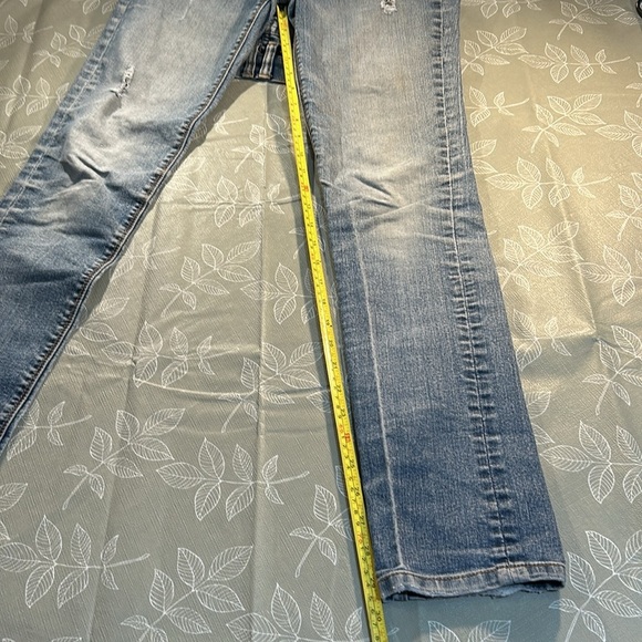 Ladies New York & Company Skinny Jeans. - Picture 6 of 7